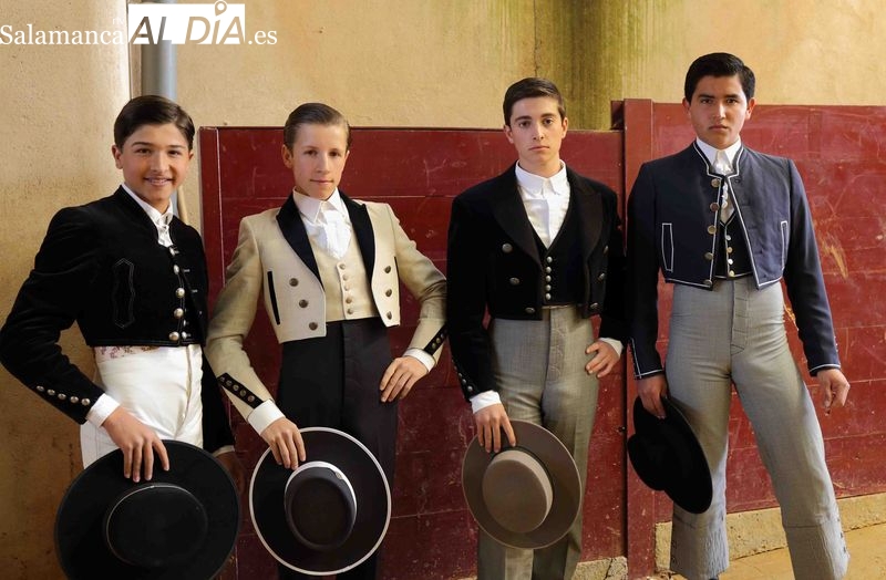 Tres triunfos y un percance en la clase práctica de la Escuela de Tauromaquia en Alba de Tormes