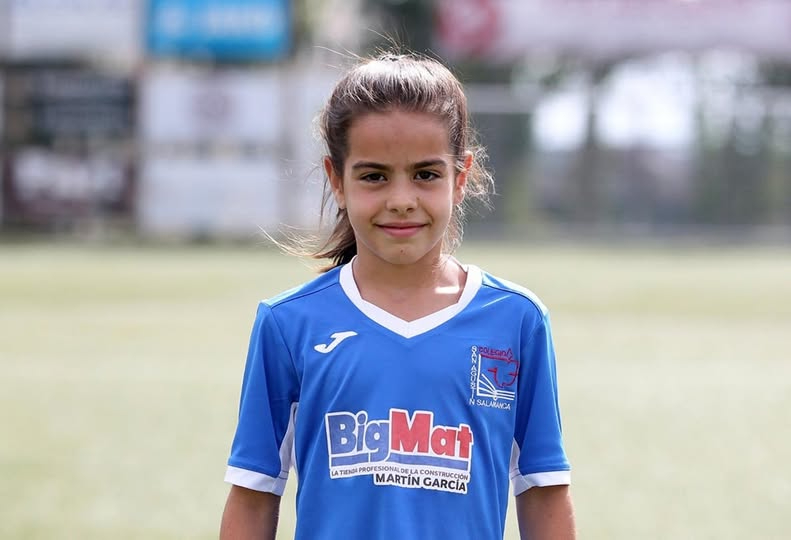 Candela, alumna de 6º de Primaria del Colegio San Agustín, convocada por la selección de fútbol femenino de Castilla y León