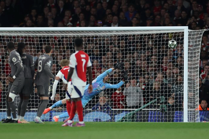 Un demoledor Arsenal obliga a convocar la magia del Bernabéu (3-0)
