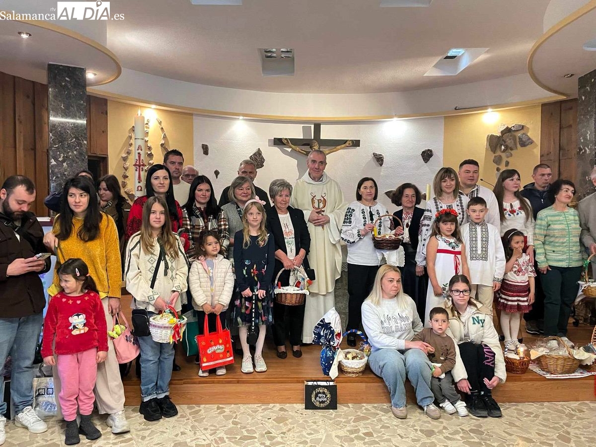 La Pascua Ortodoxa y la Pascua Católica se unen en la parroquia Nombre de María para celebrar el Domingo de Resurrección