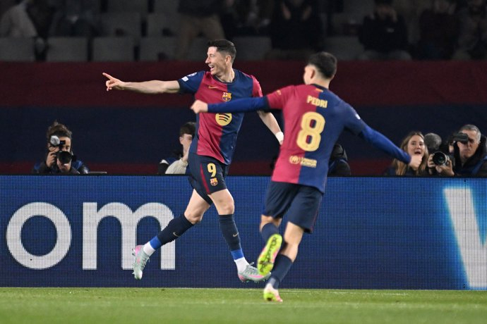 El Barça se divierte ante el Dortmund y avista las semis de la Champions (4-0)