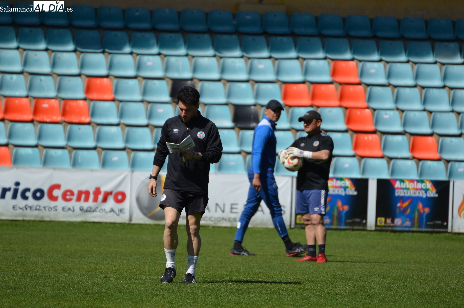 El Memo Calvillo, el único que resiste la fuga mexicana del cuerpo técnico del Salamanca UDS