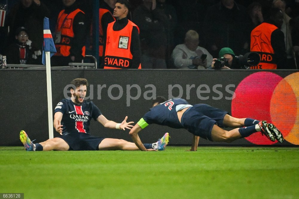 El PSG remonta al Aston Villa (3-1)