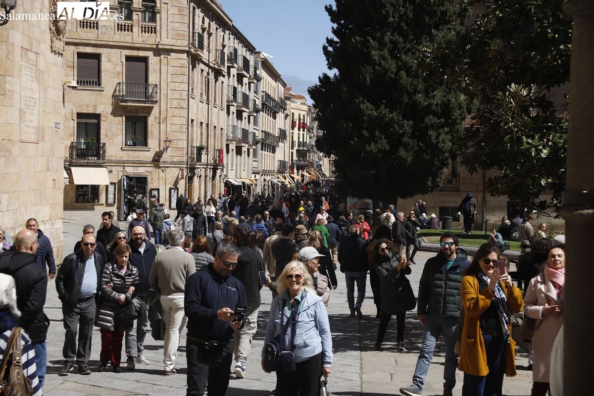 FOTOS | Gran ambiente en este Jueves Santo en el centro de Salamanca