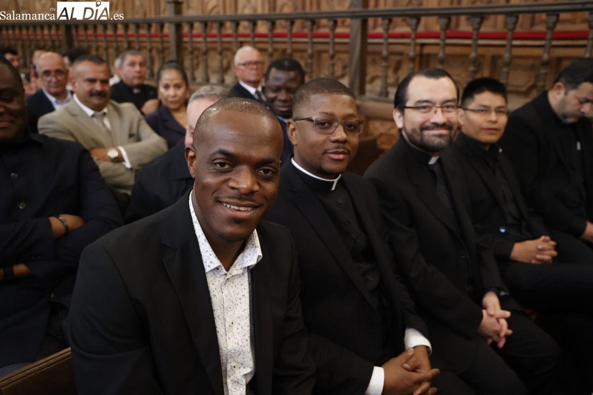 FOTOS | Estudiantes de Teología y Derecho Canónico de la UPSA celebran su graduación  
