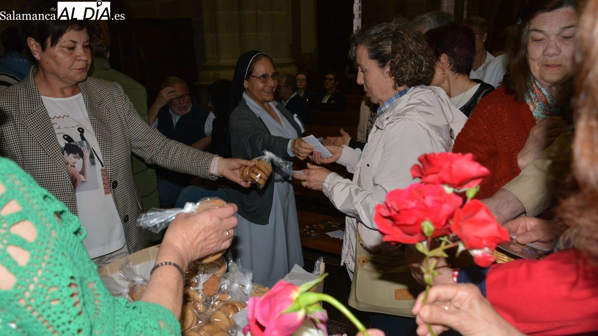Panes, rosas y convivencia en la fiesta de Santa Rita en Lumbrales