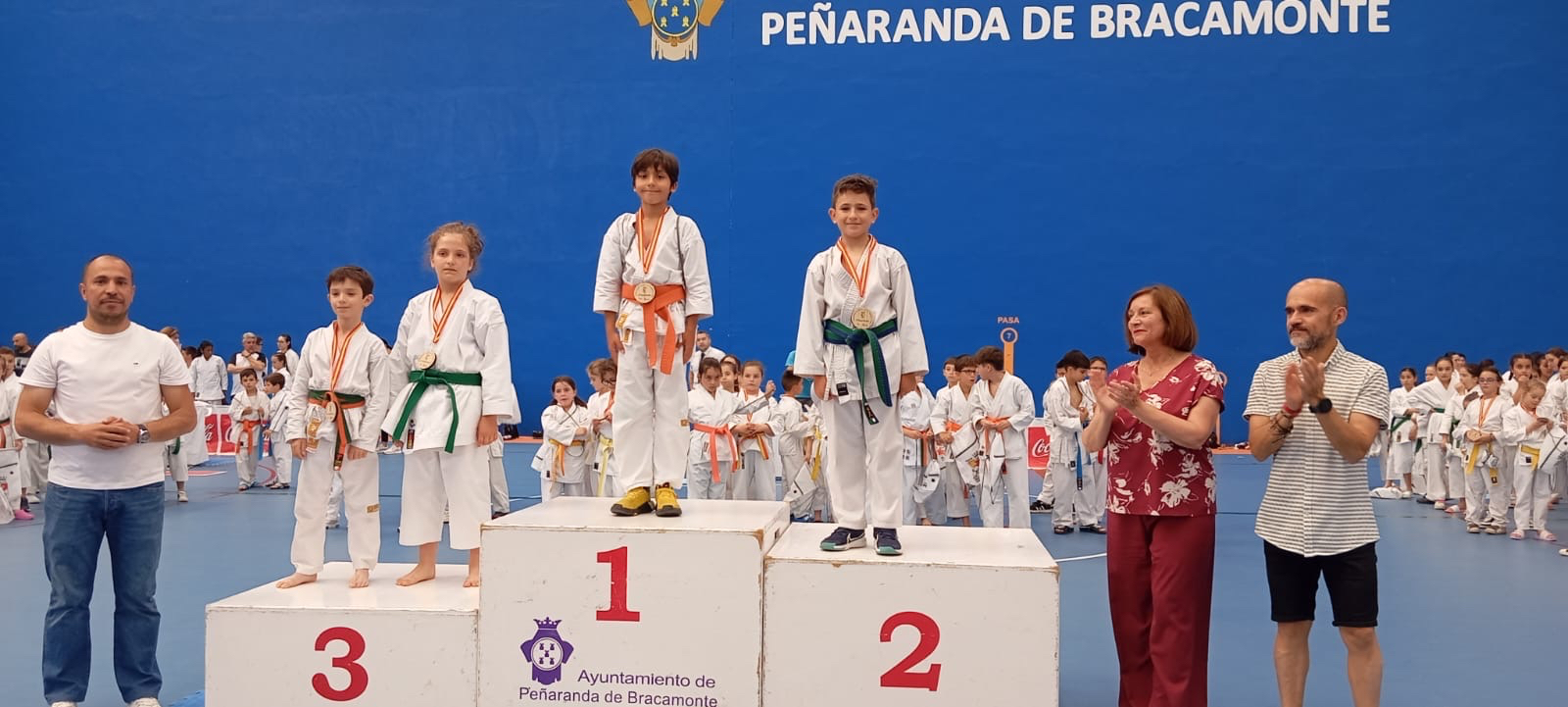 Peñaranda consigue once podios en el Campeonato Provincial de Kárate