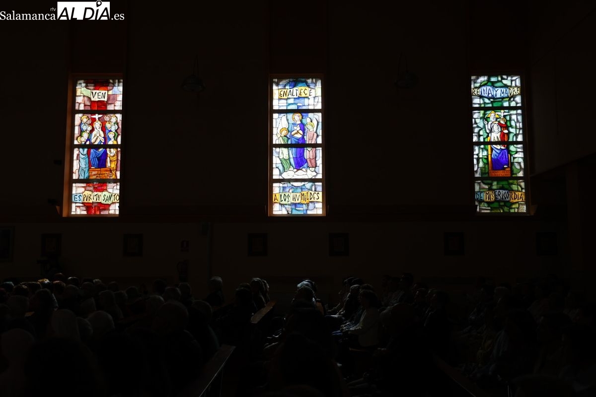 FOTOS | La parroquia El Milagro de San José inaugura sus nuevas vidrieras tras 7 años de intervención