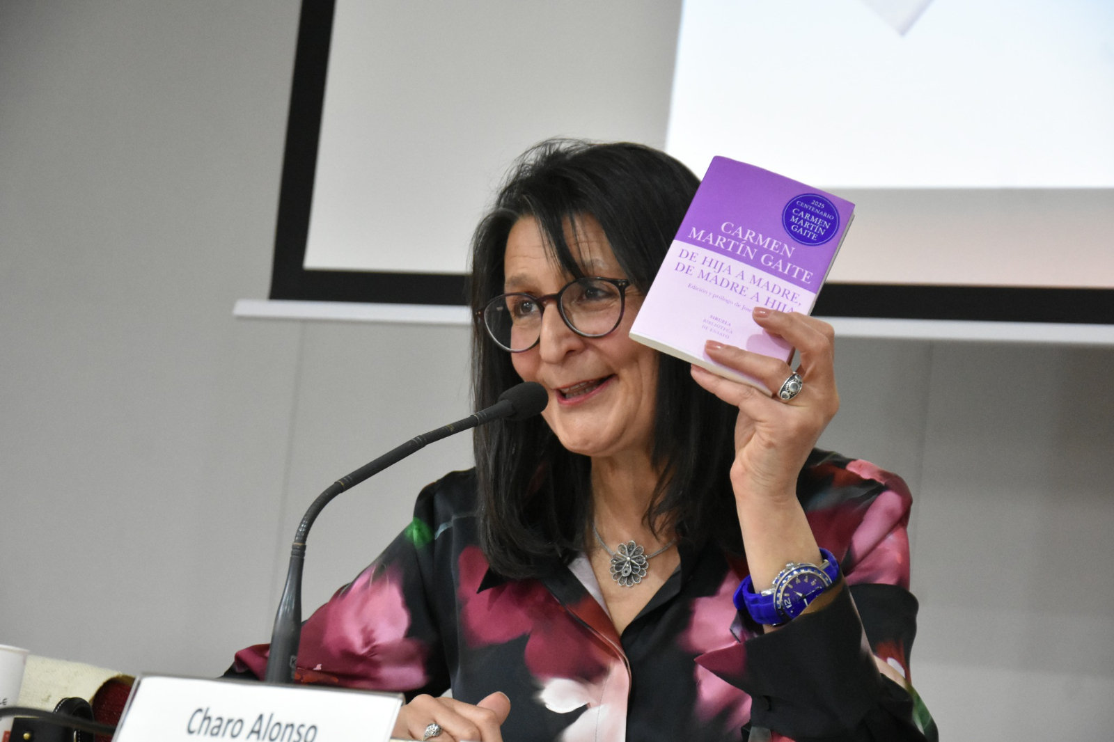 La memoria de Carmen Martín Gaite iluminó el inicio de la Feria del Libro