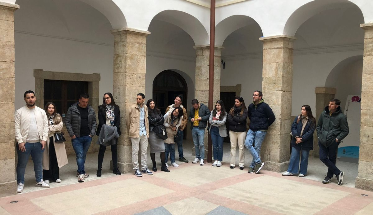 13 futuros matrimonios toman parte en el cierre presencial del curso de preparación