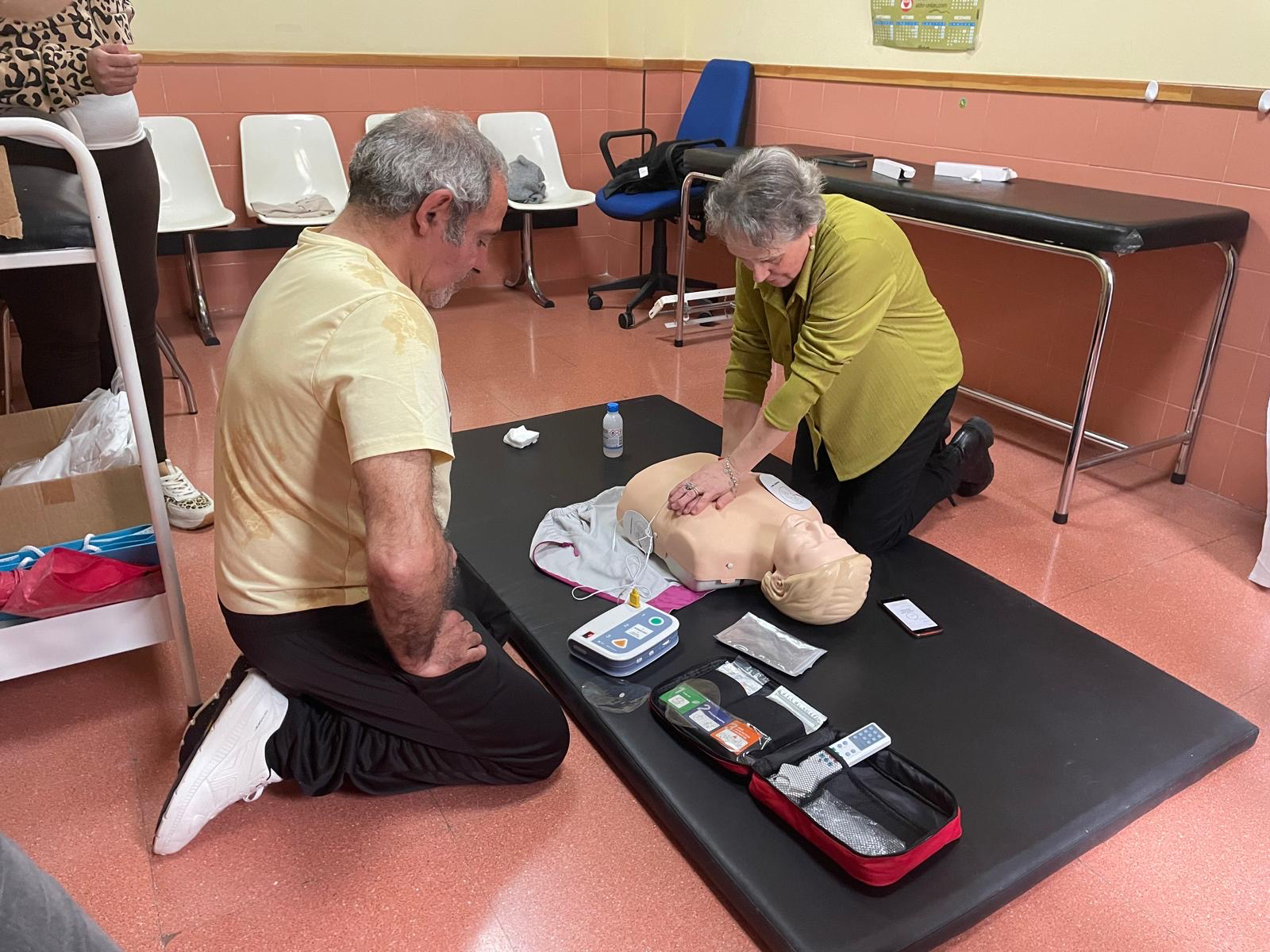 El Centro de Salud imparte dos nuevos talleres en reanimación y atragantamiento, fijando en septiembre sus nuevas convocatorias