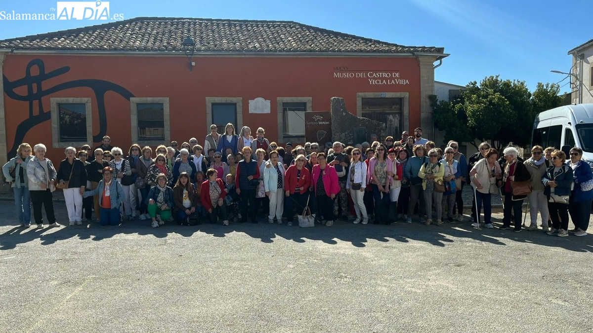 Los alumnos de Educación de Adultos de Vitigudino celebran en Yecla de Yeltes la convivencia de fin de curso 