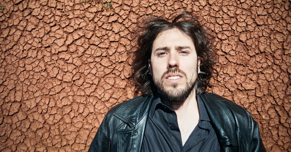 Kike M, el salmantino nominado a los Premios de la Academia de la Música, presenta disco