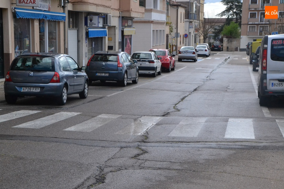 Sale a licitación la renovación de las aceras de Cardenal Tavera, incluida la entrada al Cuartel