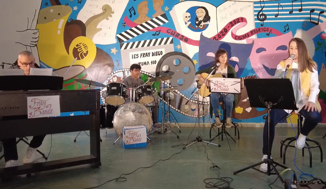 La Fray Banda interpreta ‘El Viaje’ de Conchita con motivo del Día de la Familia