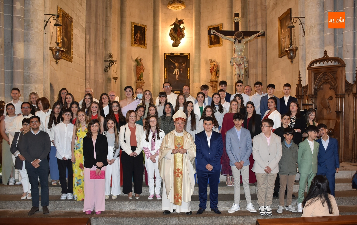 47 jóvenes se confirman de forma conjunta en la Catedral de Ciudad Rodrigo