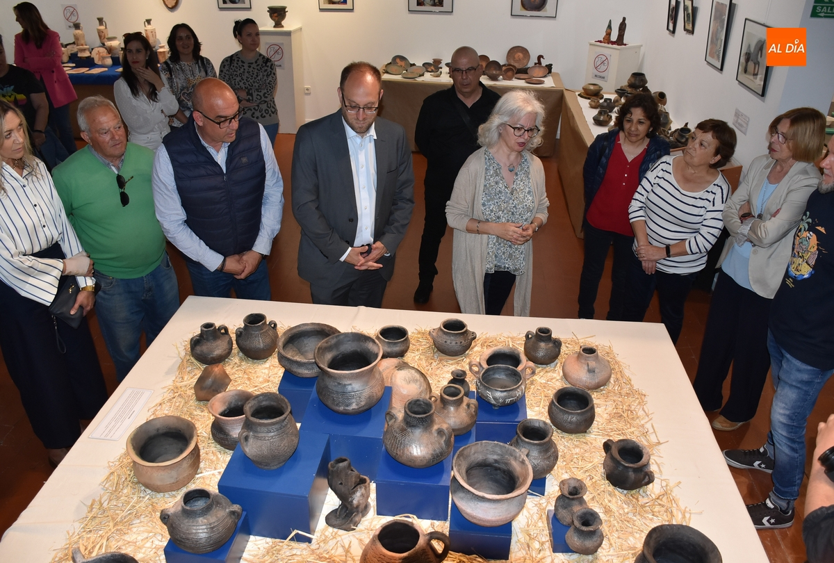 La Casa de la Cultura se llena de creatividad gracias a los alumnos de Cerámica de la Escuela de Adultos