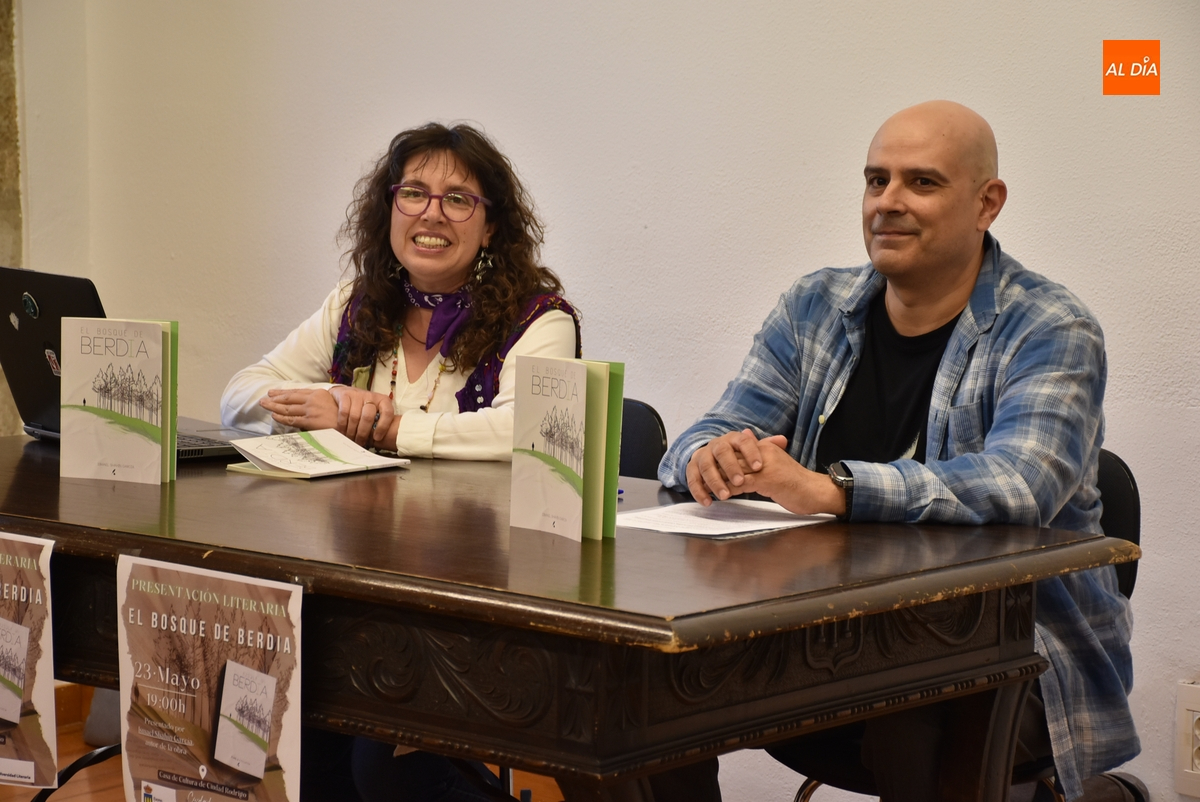 Ismael Shahín presenta en sociedad su libro ‘El Bosque de Berdía’