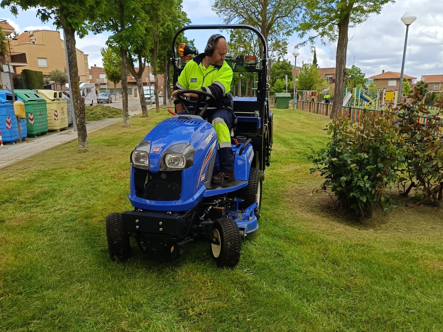 El Ayuntamiento de Salamanca refuerza la prevención de incendios y plagas con el desbroce masivo de zonas verdes