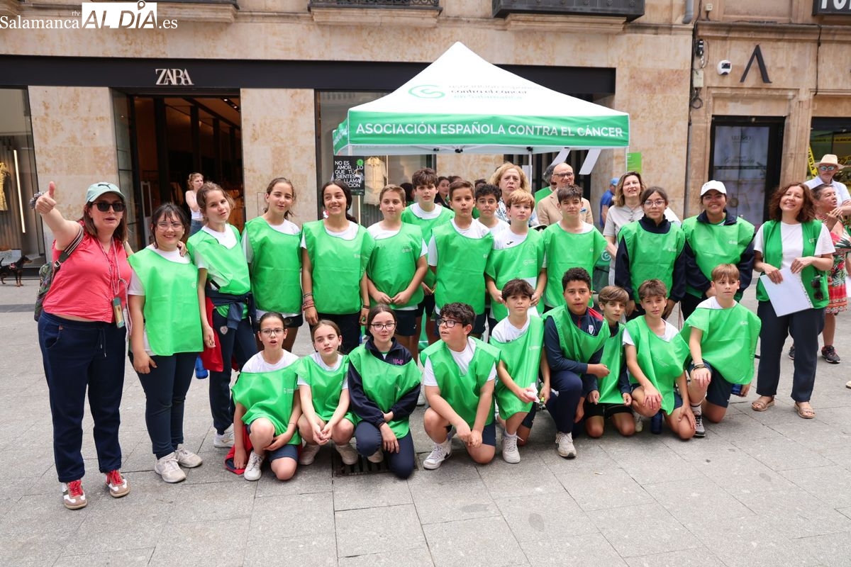 VÍDEO Y FOTOS | Niños lideran la lucha contra el tabaco en el centro de Salamanca