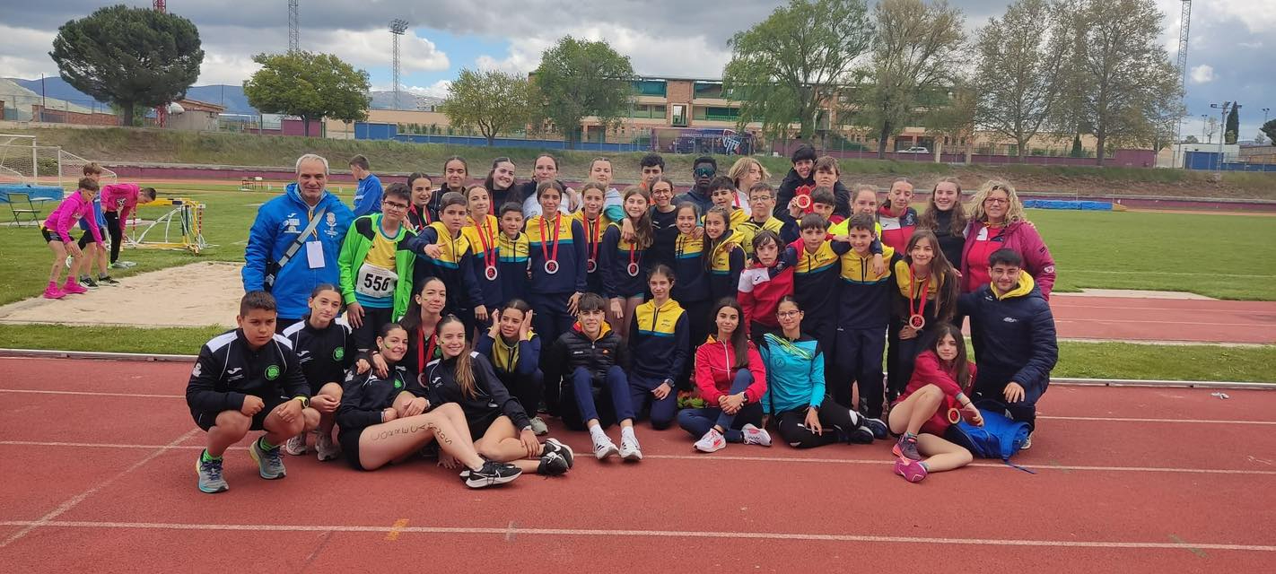 El atletismo de base salmantino cosecha éxitos notables en el Campeonato Regional de Segovia