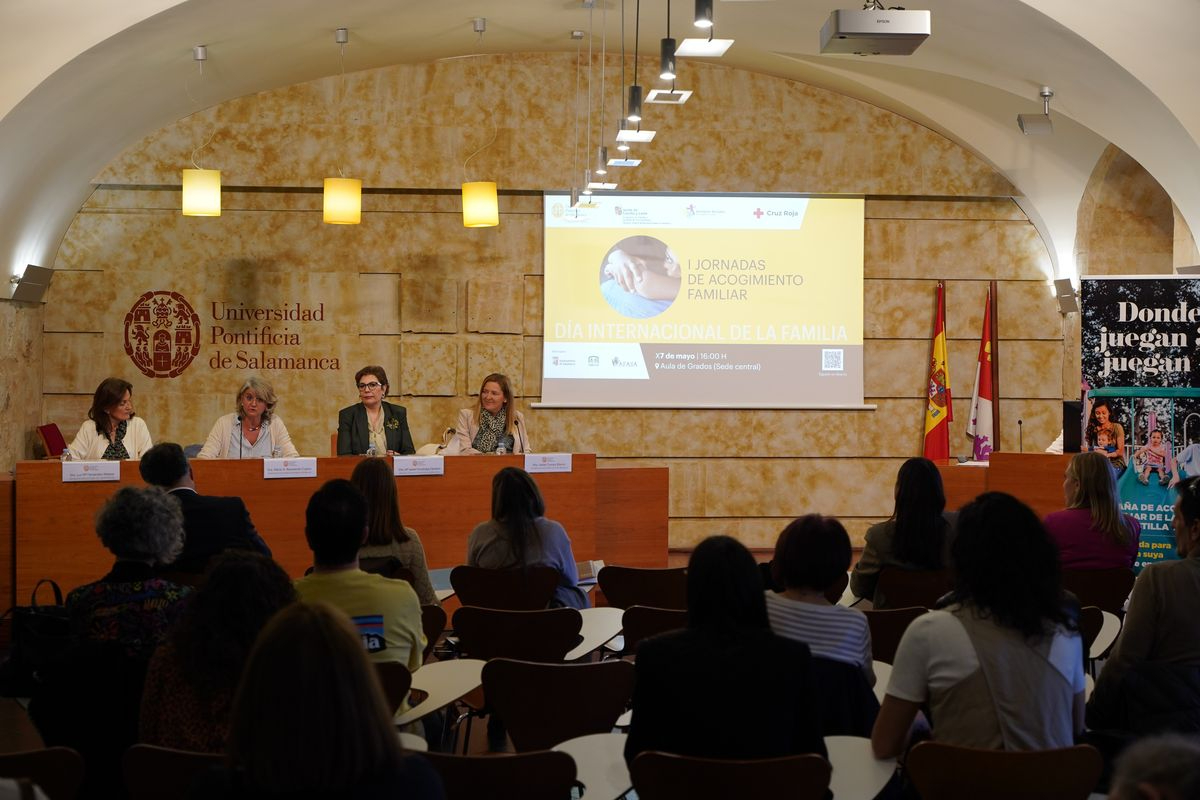 Salamanca analiza los retos de la protección infantil en la I Jornada de Acogimiento Familiar en la UPSA