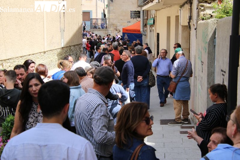 Alba de Tormes en ebullición: Miles de peregrinos llenan la villa ducal  