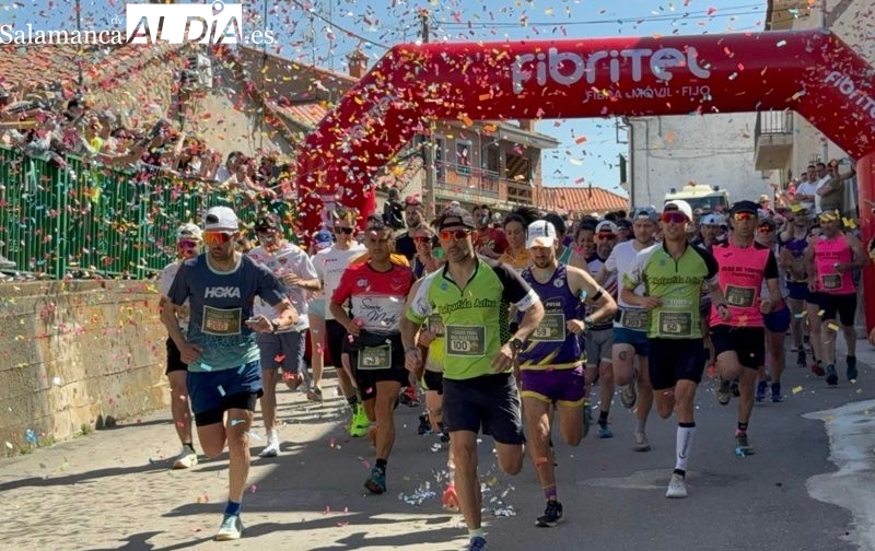 Color y ambiente multitudinario en el V Cross Trail de Malpartida