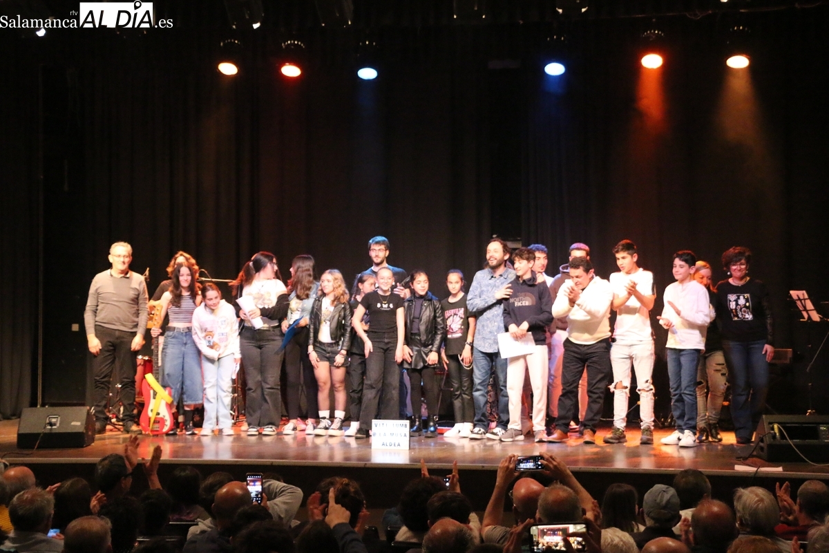 La cantera del rock de La Musa hace vibrar Vitigudino con himnos de leyenda