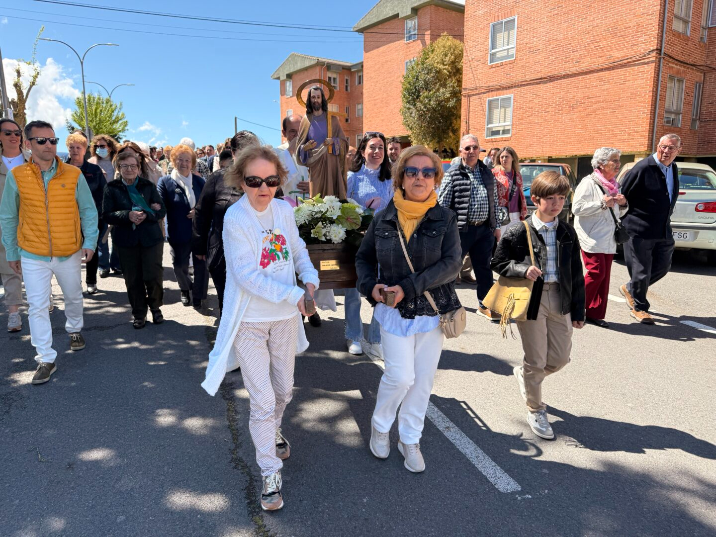 Guijuelo honra a San José Obrero con procesión y bailes tradicionales