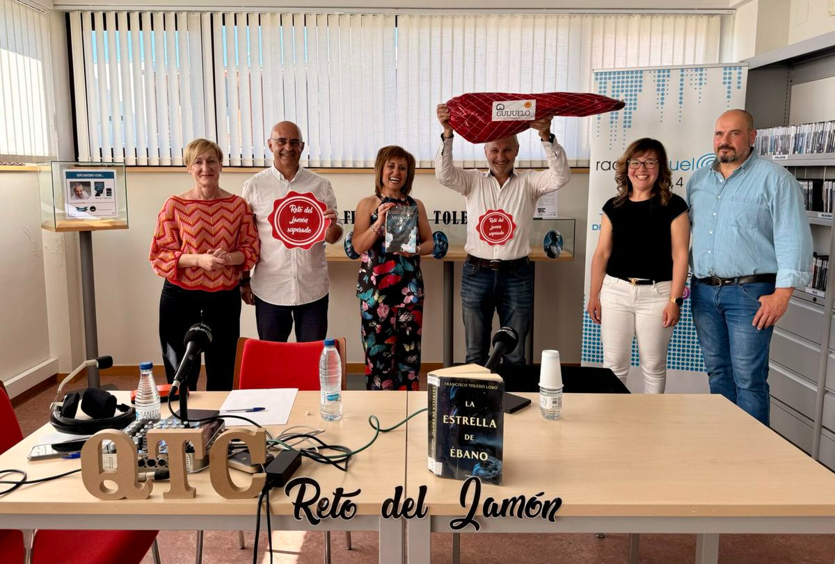 FOTOS | El escritor Francisco Toledo consigue el Reto del Jamón en Guijuelo