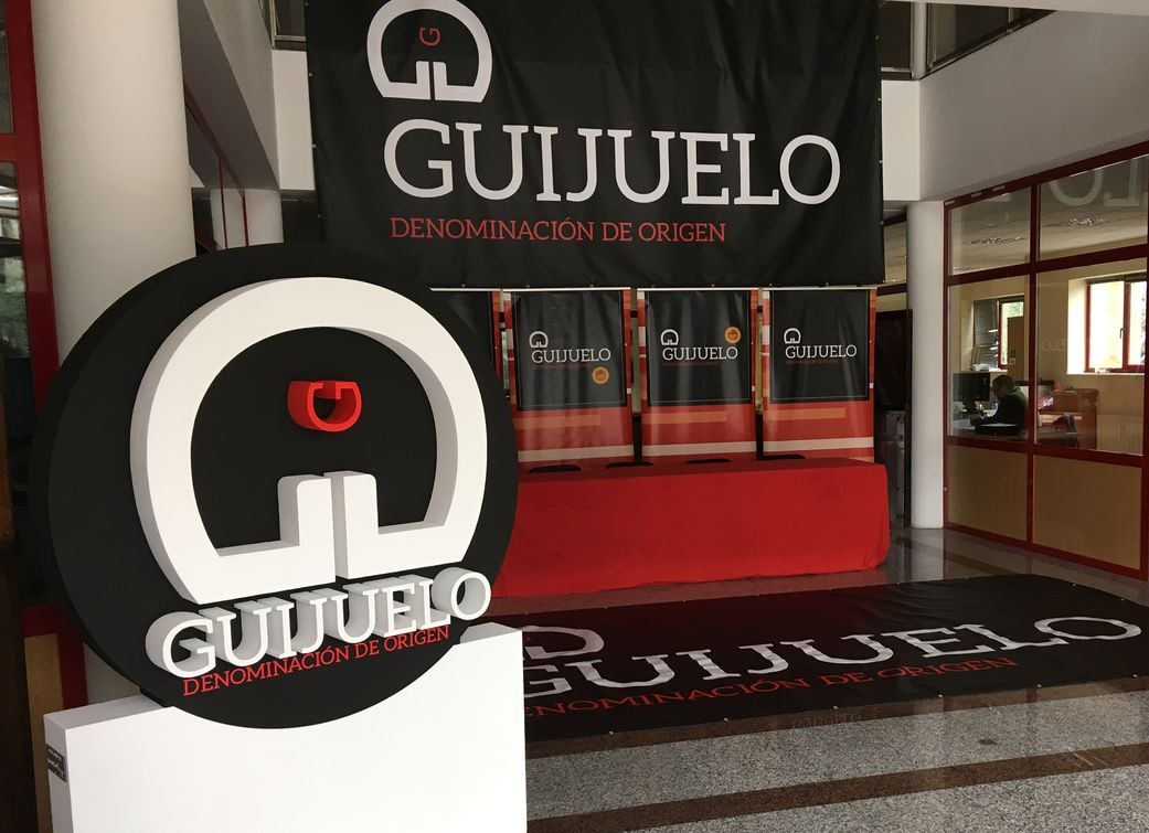 La Denominación de Origen Guijuelo preserva la excelencia del jamón ibérico en Salamanca