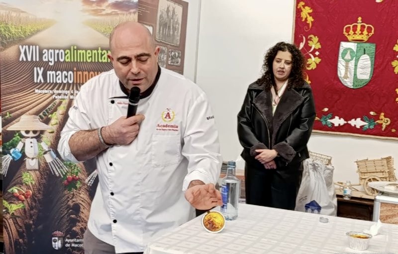‘La comarca marca’ junto a Helio Flores en una llamativa exhibición de productos en la XVI Feria Agroalimentaria de Macotera
