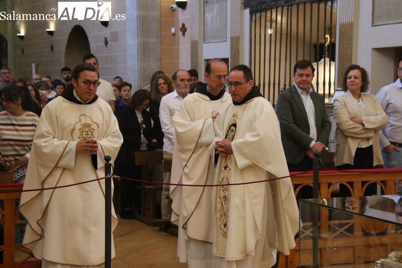 Miguel Márquez ensalza la valentía de Santa Teresa para romper murallas y su legado de paz desarmada