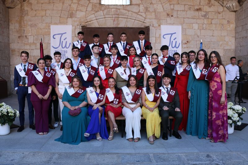 San Jerónimo despide con emoción a una nueva promoción de Bachillerato