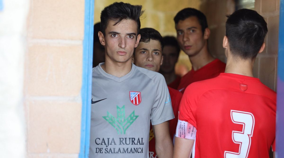Consternación en el fútbol salmantino por el fallecimiento del joven portero Iker Arrue
