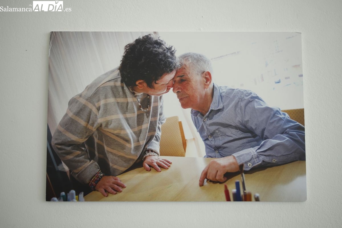 Emotiva exposición fotográfica en Salamanca del envejecimiento de las personas con parálisis cerebral