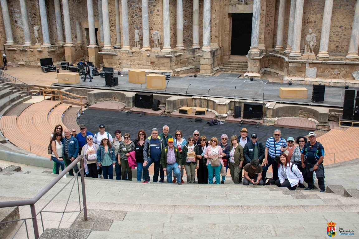 Cerca de una treintena de oñorenses recorre los lugares más emblemáticos de Mérida