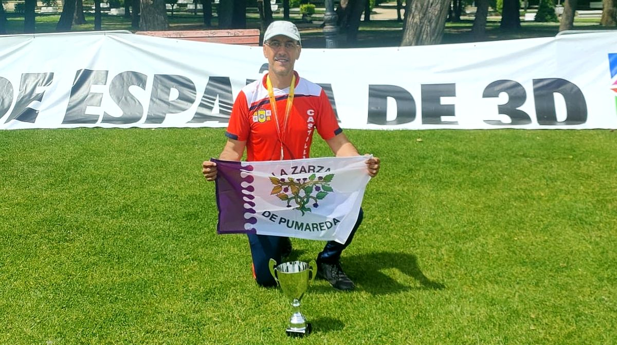 El salmantino Miguel Ángel Carrasco, subcampeón de España de tiro con arco 3D por equipos mixtos