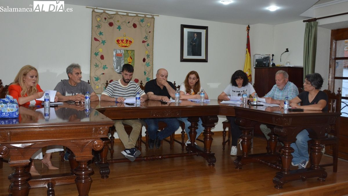 Tensión en el pleno de Lumbrales por la gestión de la guardería: cruce de acusaciones entre PSOE y equipo de Gobierno