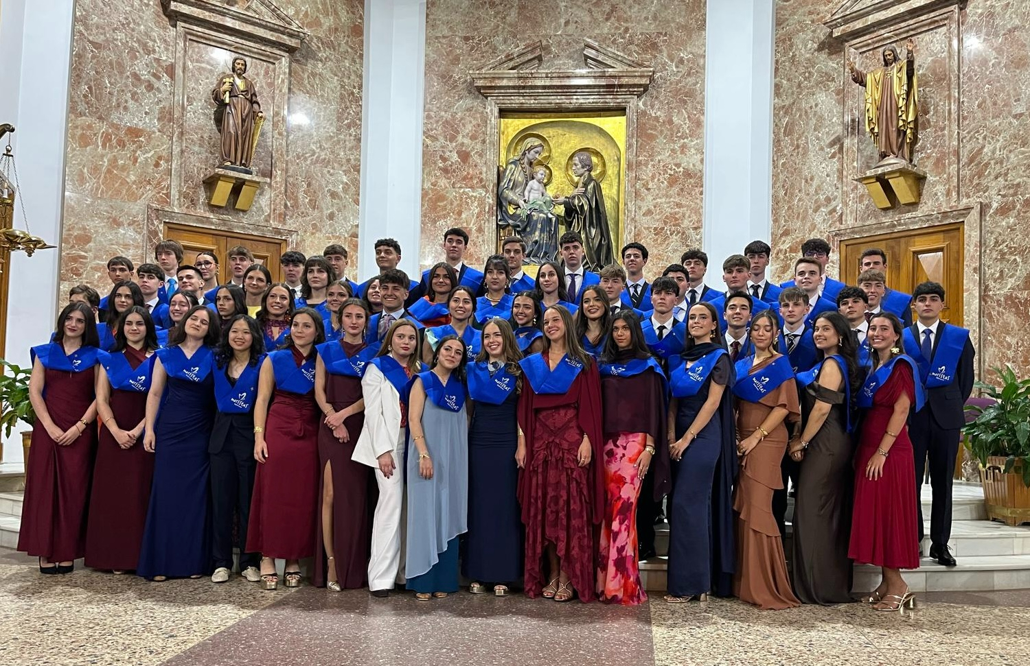 Emotiva despedida en Maristas: los alumnos de 2º de Bachillerato celebran su graduación