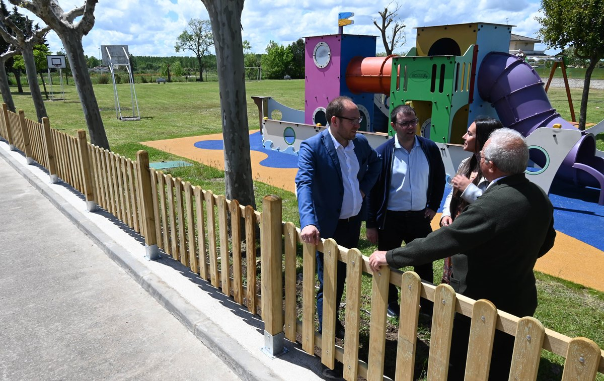 Renovado el parque infantil de Ivanrey