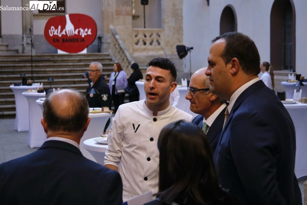 Cóctel en el Patio de la Salina a la élite culinaria de la Cumbre Gastronómica que se celebra en Salamanca