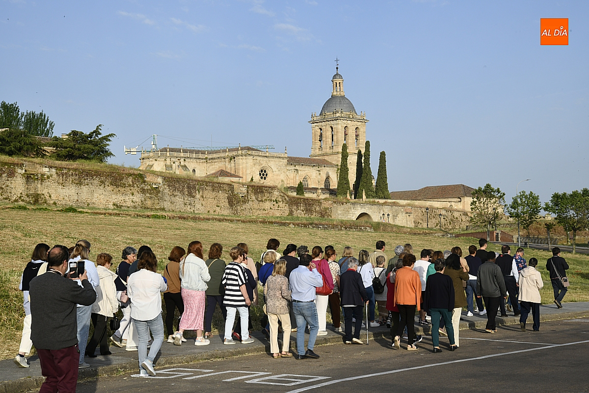Mirobrigenses católicos se unen para rezar el Rosario de la Aurora