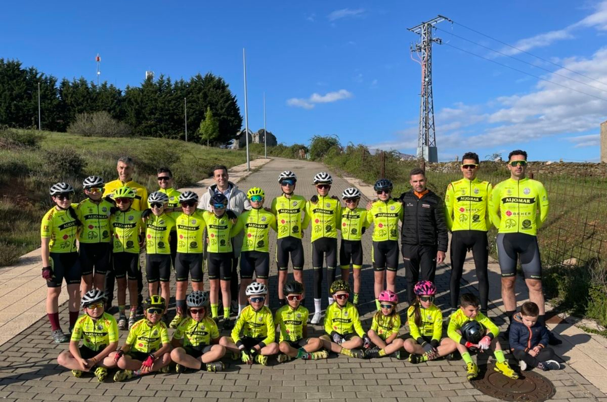 150 ciclistas se dan cita este domingo en el VIII Trofeo de Escuelas Villa de Guijuelo