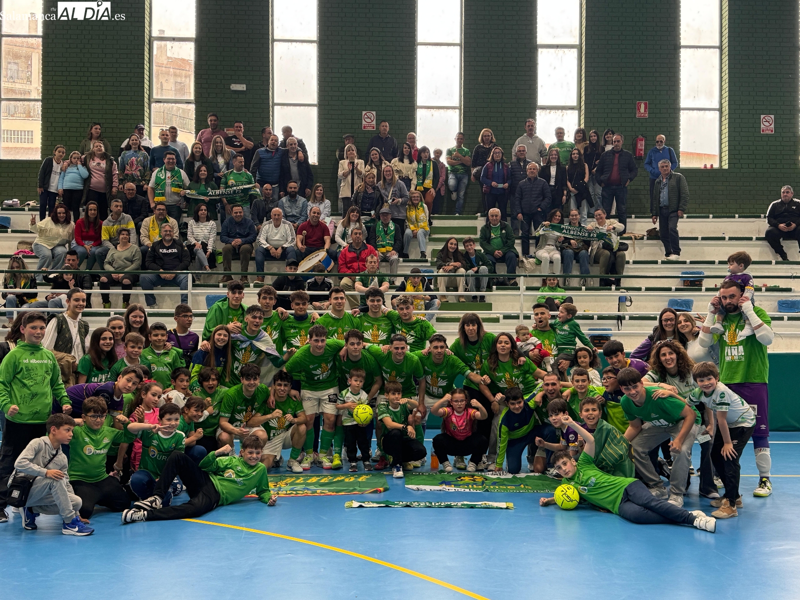 FOTOS Y VÍDEO | El Piensos Durán Albense se mete en el playoff y vuelve a soñar con el ascenso a Segunda División (9-2)