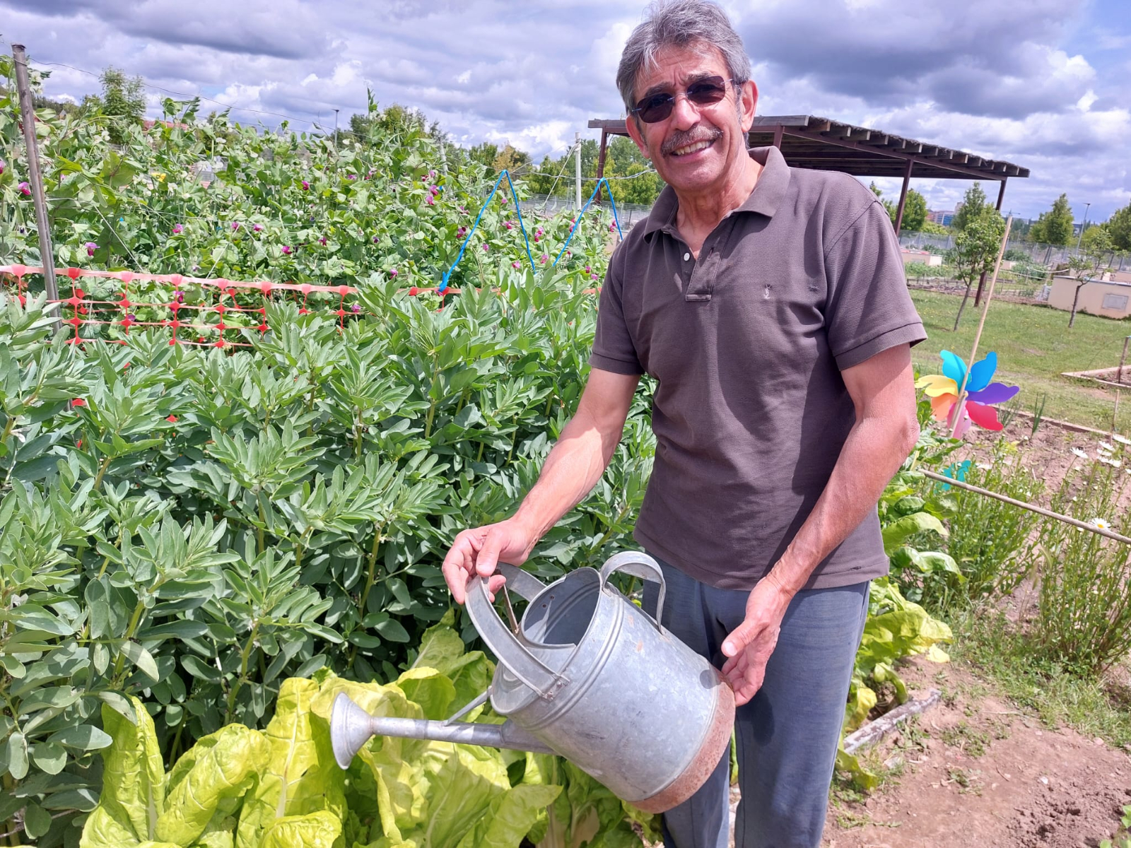 Antonio Ovejero, cuatro años de experiencia en los huertos urbanos de Salamanca: Haces amigos. Somos muy generosos unos con otros 