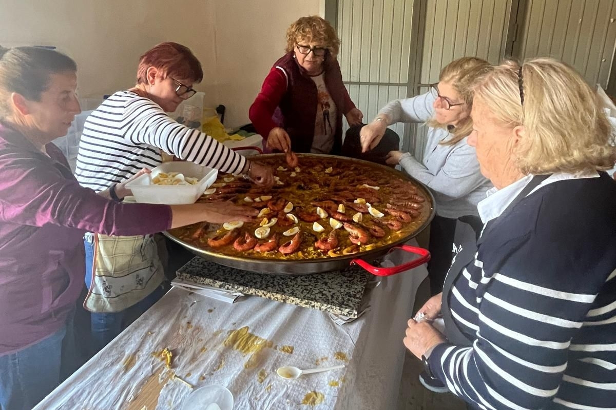 Gejo de los Reyes calienta motores para San Antonio con una paella de hermandad 