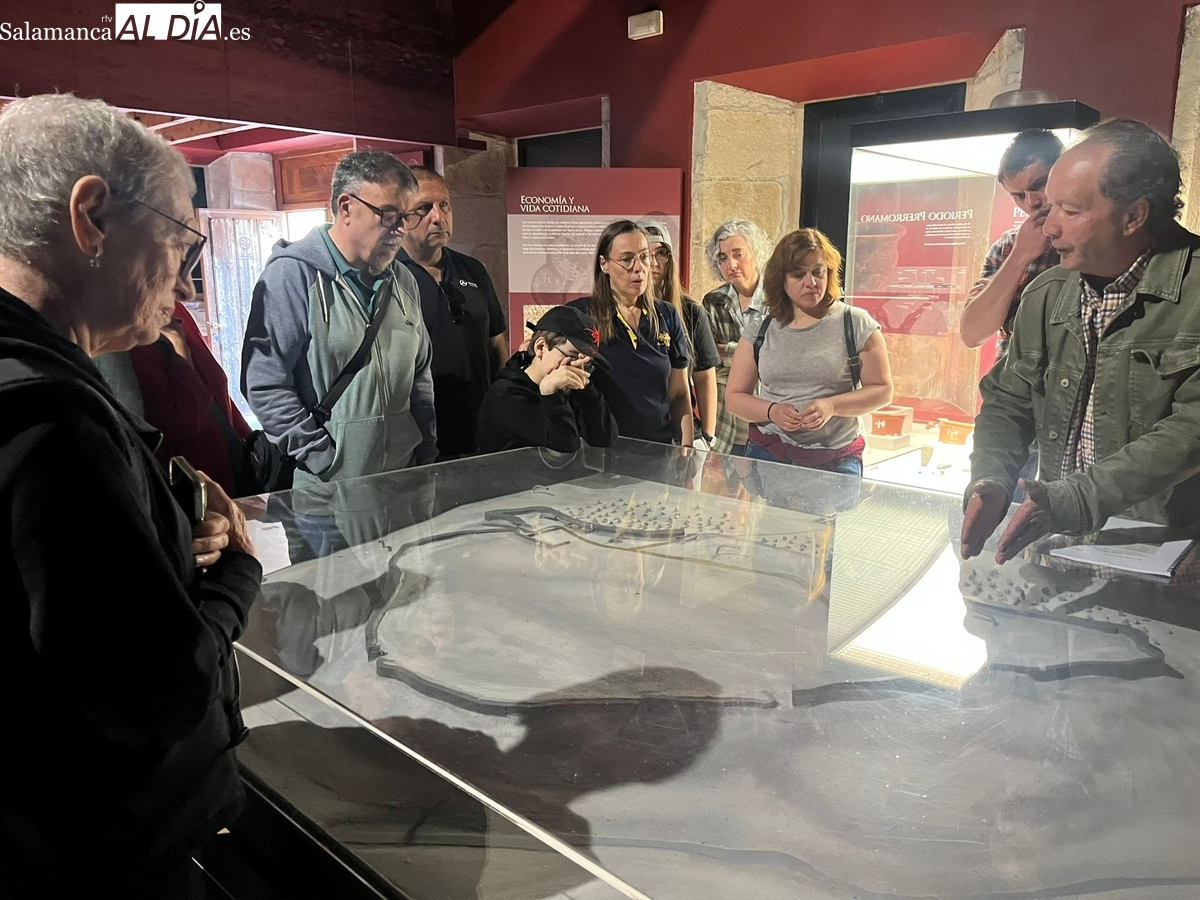 Adezos organiza una visita guiada gratuita a santuarios rupestres en La Redonda y La Fregeneda