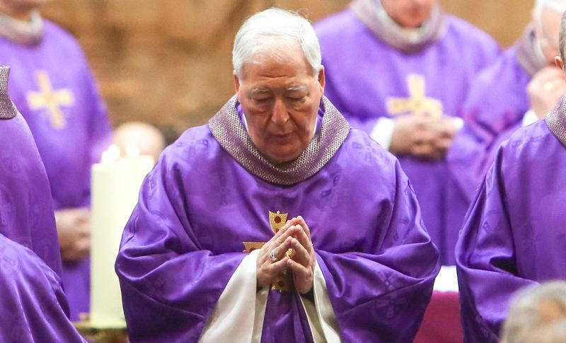 El obispo de Alcalá, Juan Antonio Reig Plà durante la ceremonia de Eucaristía en el Santuario del Sagrado Corazón del Cerro de los Ángeles en Getafe. - Ricardo Rubio - Europa Press - Archivo